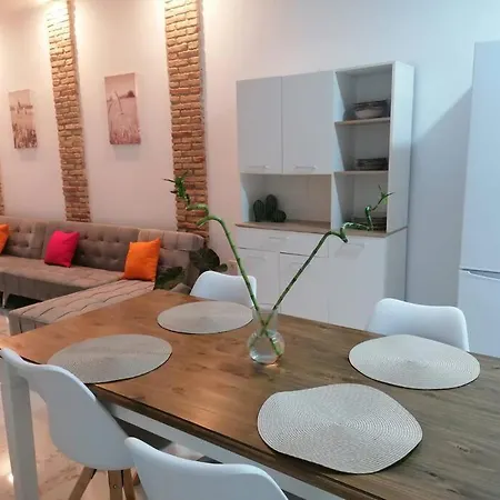 Living 2 Apartamento *